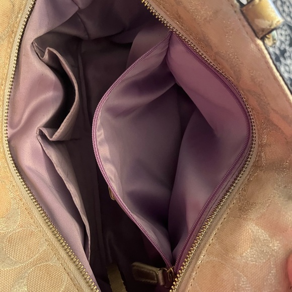 Coach Shoulder Bag (Peeling) - Picture 8 of 12